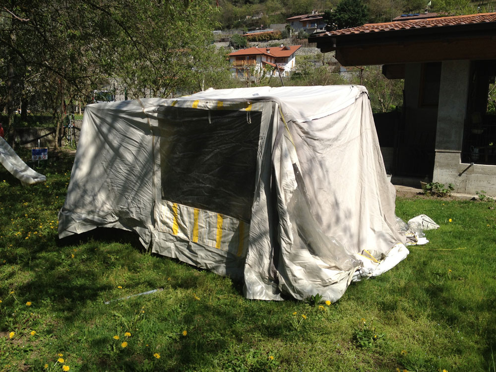 Eurotenda OYS400 prima si alza la zona giorno